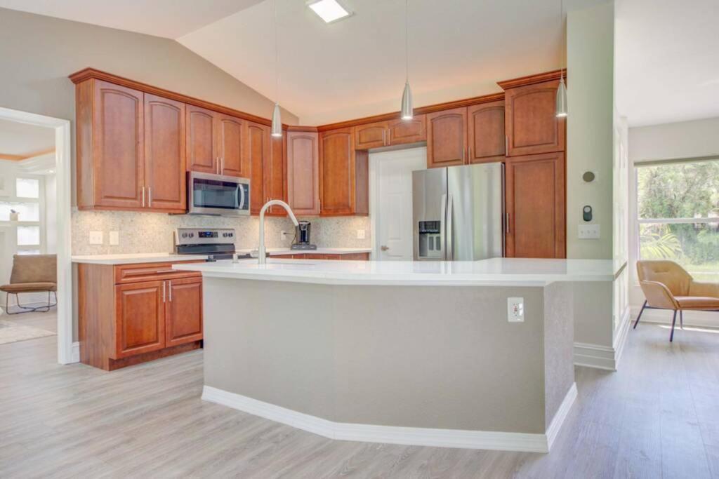 Hot Tub, Breakfast, Game Room, & Close To Beaches North Port Dış mekan fotoğraf